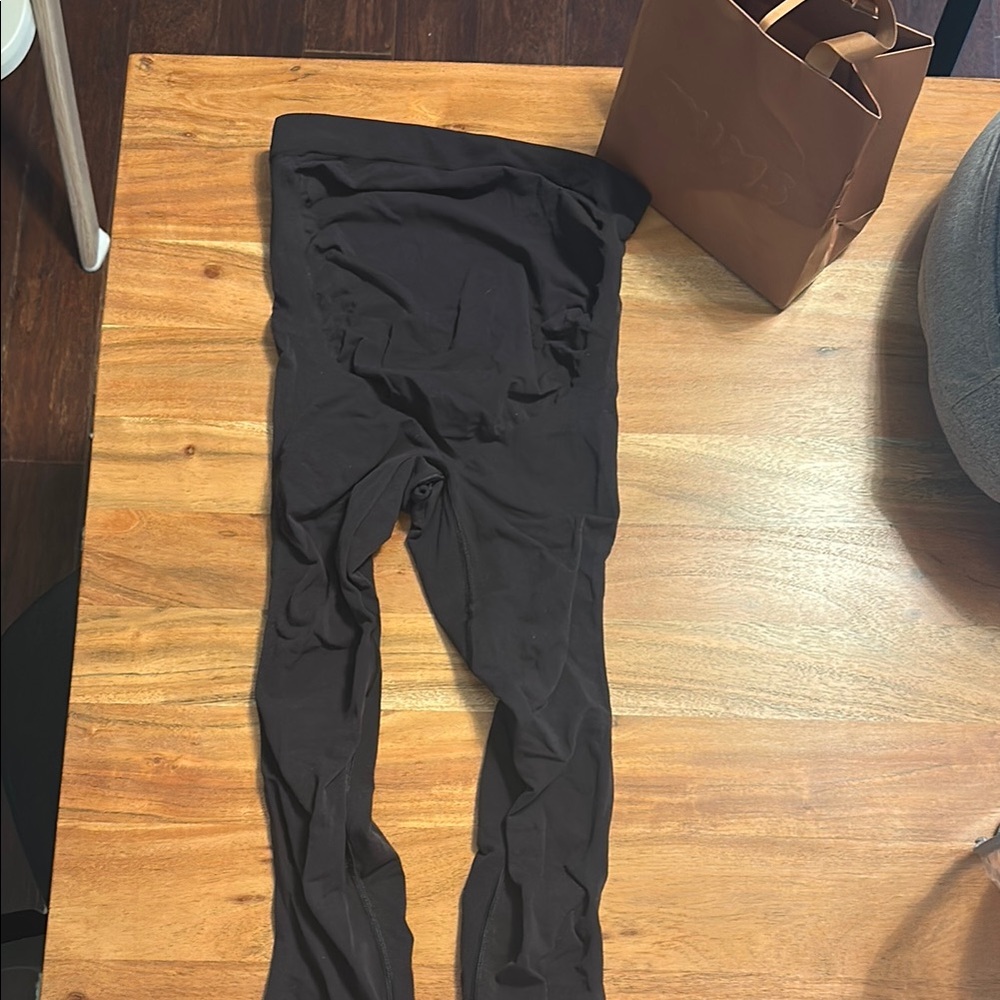 SKIMS Maternity Sculpting Leggings Open Gusset